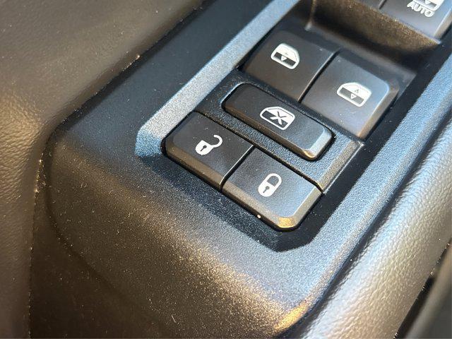 Photo of 2023 Diamond Black Crystal Pearlcoat Jeep Grand Cherokee