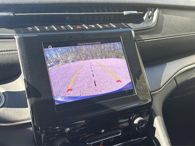 Photo of 2023 Diamond Black Crystal Pearlcoat Jeep Grand Cherokee