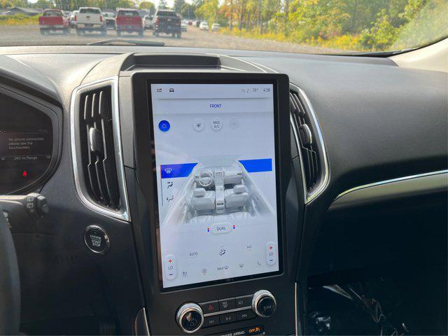 Photo of 2024 Carbonized Gray Metallic Ford Edge