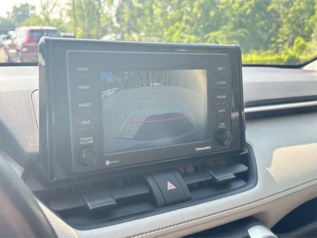 Photo of 2020 Super White Toyota RAV4 Hybrid