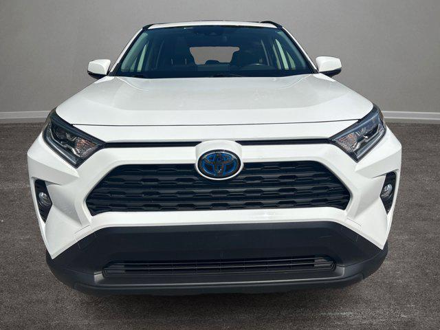 Photo of 2020 Super White Toyota RAV4 Hybrid