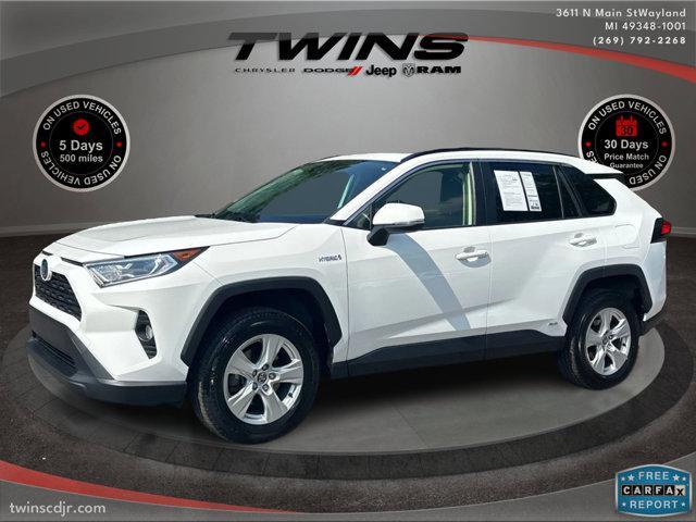 Photo of 2020 Super White Toyota RAV4 Hybrid