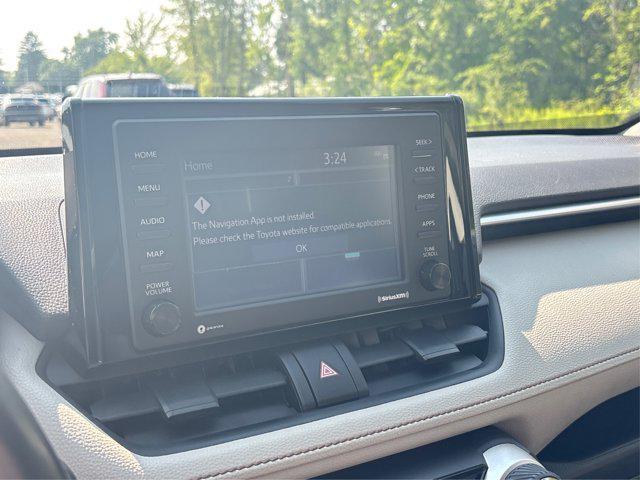 Photo of 2020 Super White Toyota RAV4 Hybrid