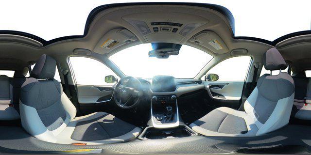 Photo of 2020 Super White Toyota RAV4 Hybrid