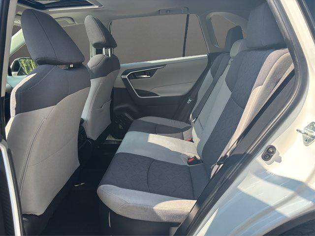 Photo of 2020 Super White Toyota RAV4 Hybrid