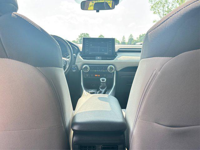 Photo of 2020 Super White Toyota RAV4 Hybrid