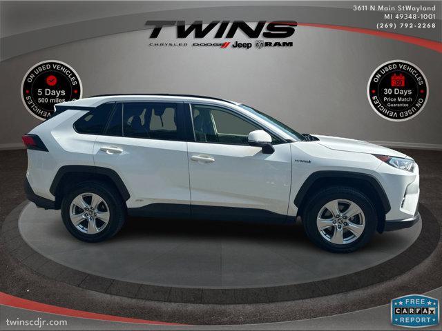Photo of 2020 Super White Toyota RAV4 Hybrid