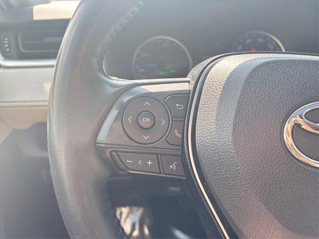 Photo of 2020 Super White Toyota RAV4 Hybrid