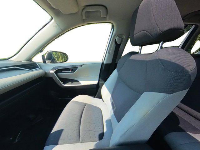 Photo of 2020 Super White Toyota RAV4 Hybrid