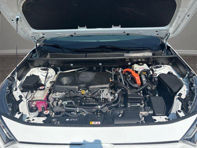 Photo of 2020 Super White Toyota RAV4 Hybrid