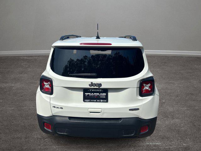 Photo of 2018 Alpine White Jeep Renegade