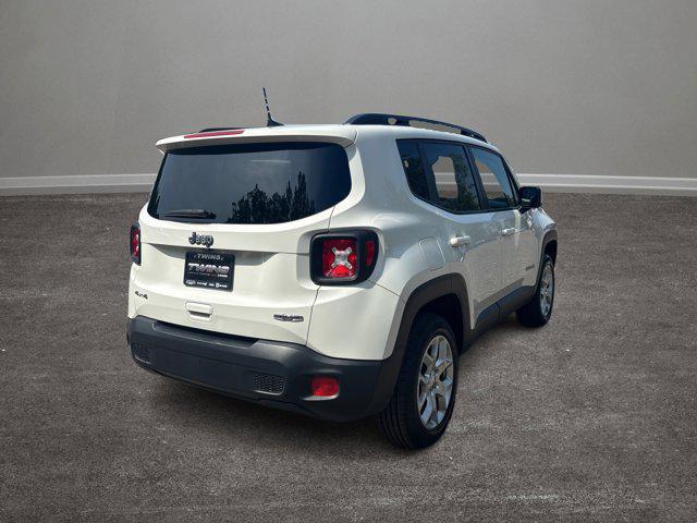 Photo of 2018 Alpine White Jeep Renegade