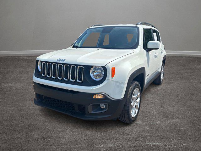 Photo of 2018 Alpine White Jeep Renegade