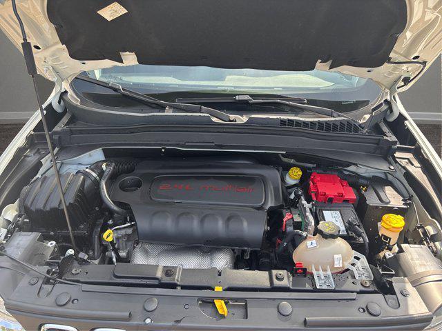 Photo of 2018 Alpine White Jeep Renegade