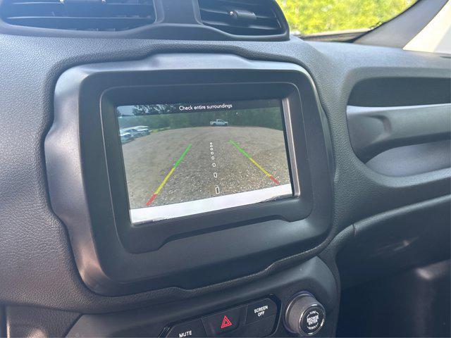 Photo of 2018 Alpine White Jeep Renegade