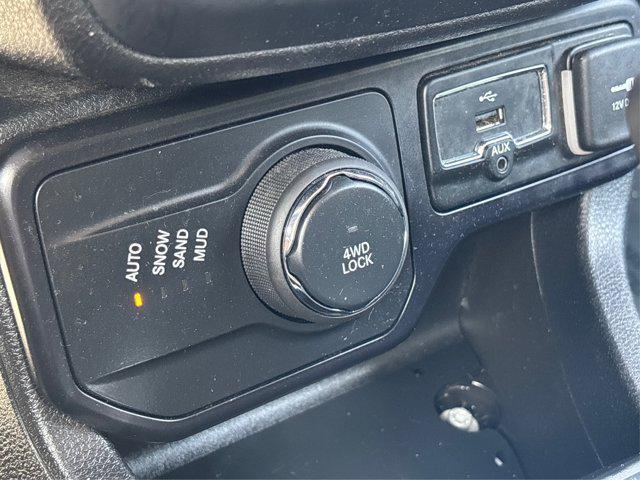 Photo of 2018 Alpine White Jeep Renegade
