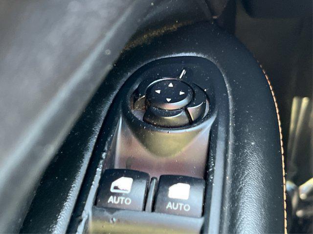 Photo of 2018 Granite Crystal Metallic Clearcoat Jeep Compass