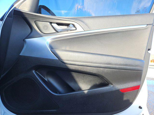 Photo of 2021 Uyuni White Genesis G70