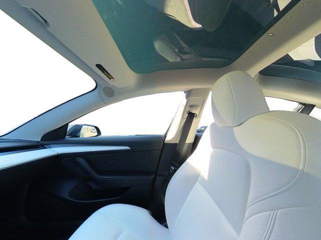 Photo of 2023 Gray Tesla Model 3