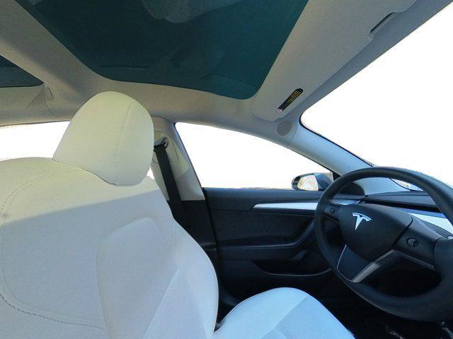 Photo of 2023 Gray Tesla Model 3