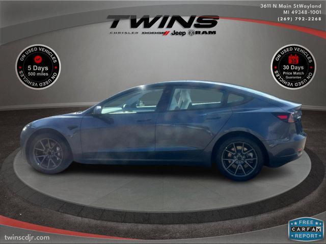 Photo of 2023 Gray Tesla Model 3