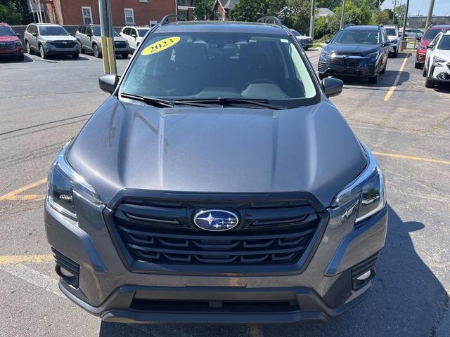 Photo of 2023 Magnetite Gray Metallic Subaru Forester