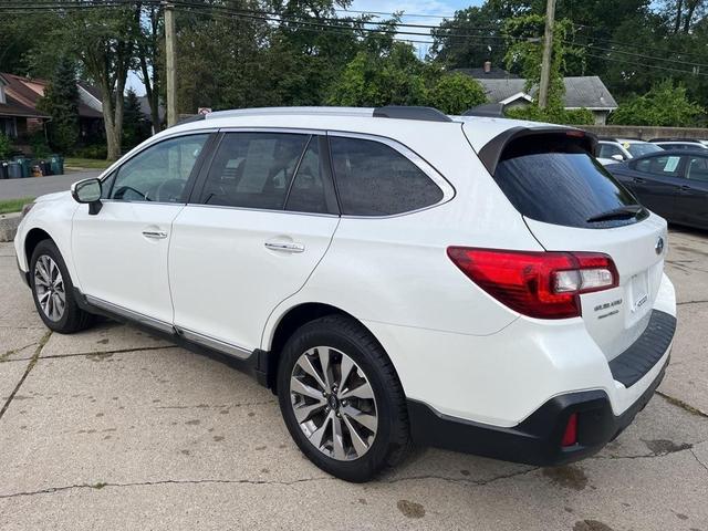 Photo of 2019 Crystal White Pearl Subaru Outback