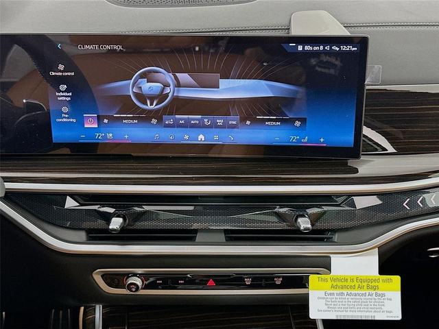 Photo of 2026 Alpine White BMW X7