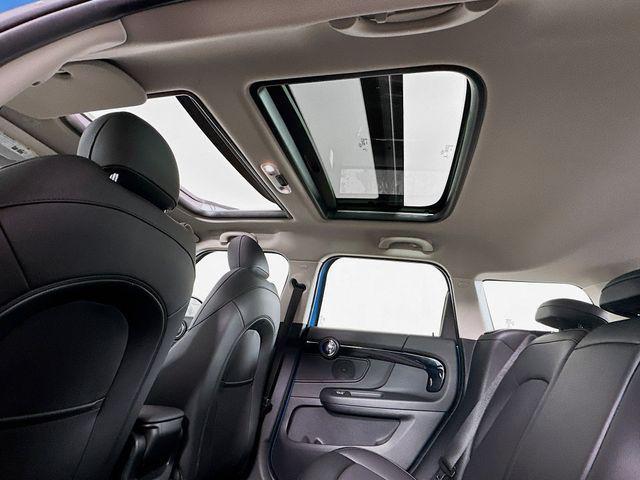 Photo of 2022 Island Blue Metallic MINI Countryman