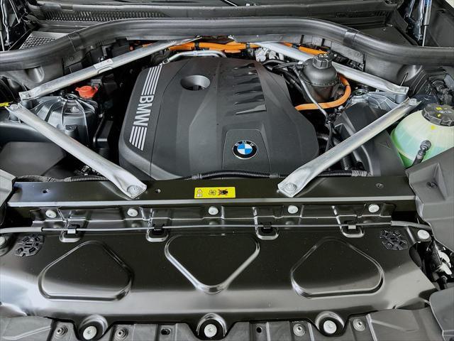 Photo of 2026 Skyscraper Grey Metallic BMW X5 PHEV