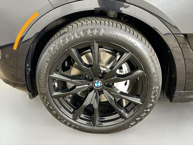 Photo of 2023 Black Sapphire Metallic BMW X7