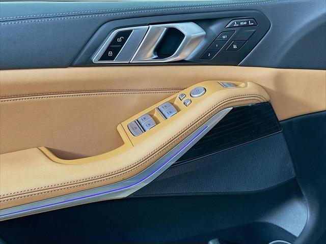 Photo of 2023 Black Sapphire Metallic BMW X7