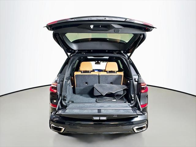 Photo of 2023 Black Sapphire Metallic BMW X7