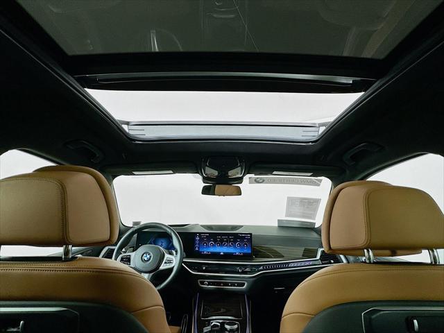 Photo of 2023 Black Sapphire Metallic BMW X7
