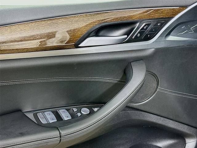 Photo of 2022 Alpine White BMW X3