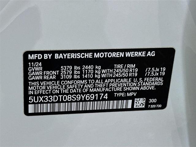 Photo of 2025 Alpine White BMW X4
