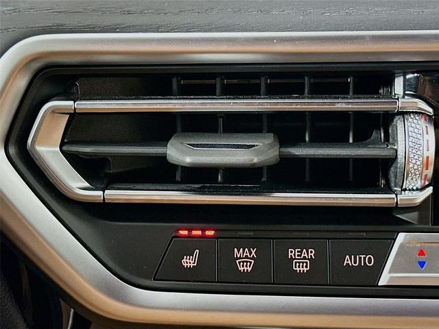 Photo of 2025 Alpine White BMW X4