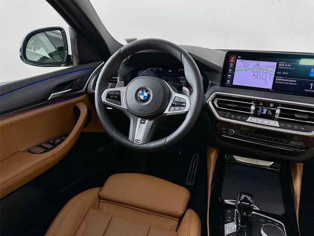 Photo of 2025 Alpine White BMW X4