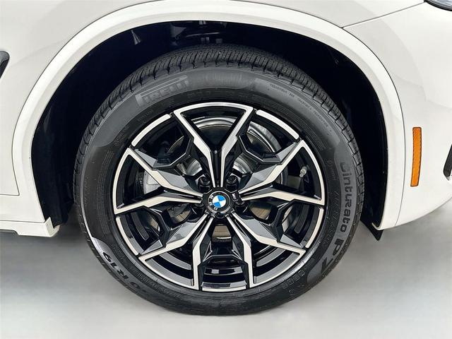 Photo of 2025 Alpine White BMW X4