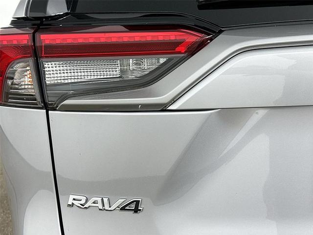 Photo of 2022 Silver Sky Metallic/Midnight Black Metallic Toyota RAV4 Hybrid