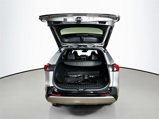 Photo of 2022 Silver Sky Metallic/Midnight Black Metallic Toyota RAV4 Hybrid
