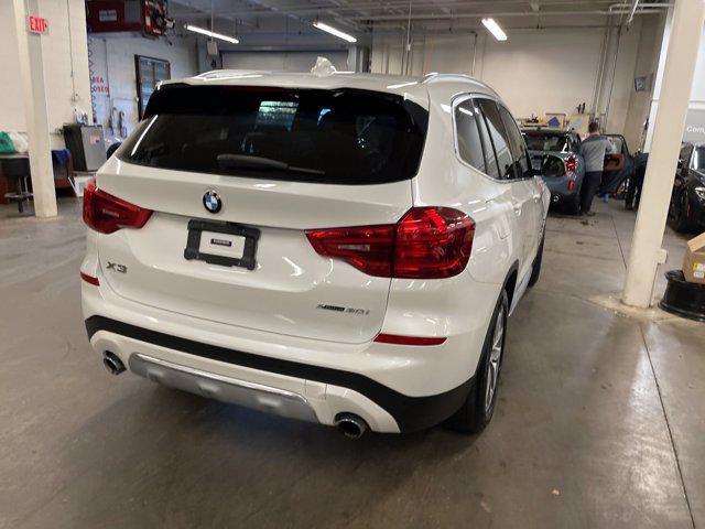 Photo of 2019 Mineral White Metallic BMW X3