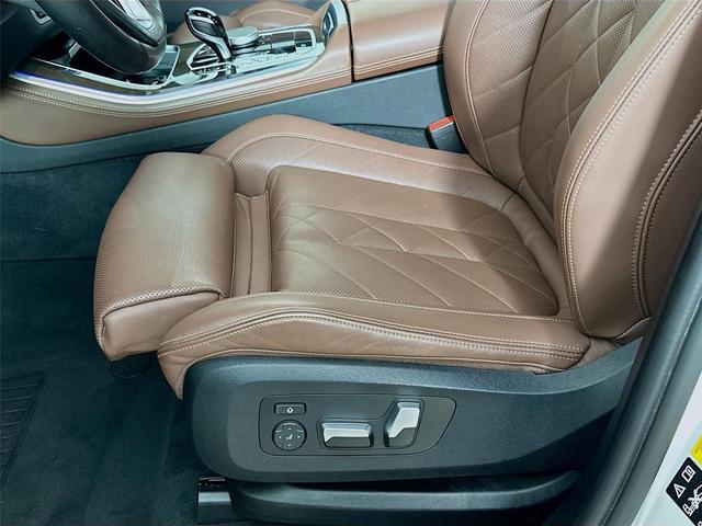 Photo of 2023 Alpine White BMW X5
