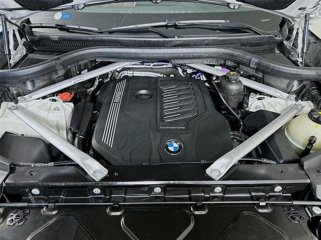 Photo of 2023 Alpine White BMW X5