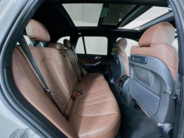 Photo of 2023 Alpine White BMW X5