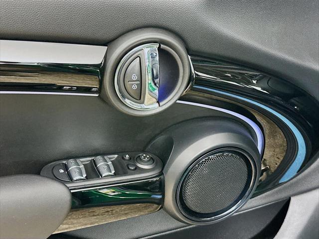 Photo of 2023 British Racing Green IV Metallic MINI Hardtop