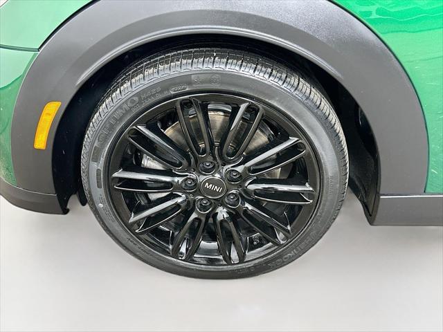Photo of 2023 British Racing Green IV Metallic MINI Hardtop