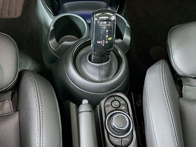 Photo of 2023 British Racing Green IV Metallic MINI Hardtop