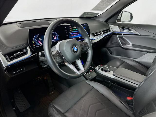 Photo of 2024 Utah Orange Metallic BMW X1
