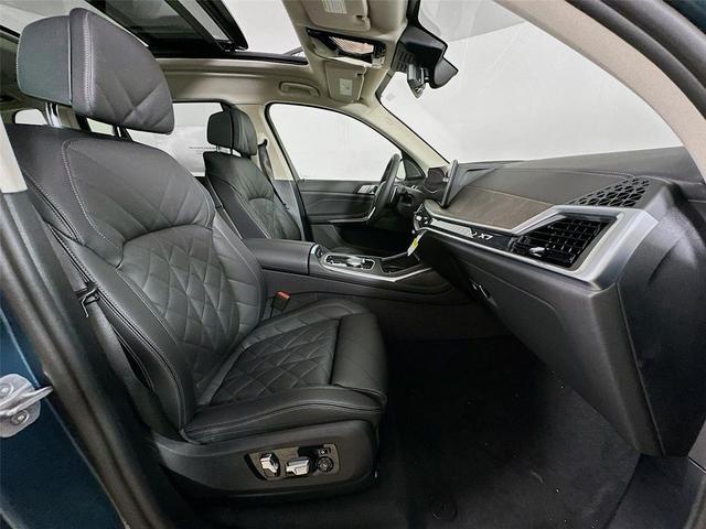 Photo of 2026 Blue Ridge Mountain Metallic BMW X7